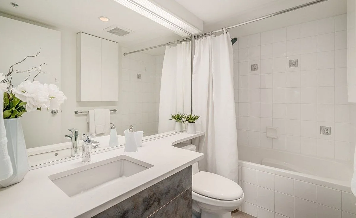 Arvind Sylva bathroom